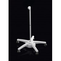 CLOSE Stojan pro svítidlo s kolečky, těleso plast a kov, povrch bílá, rozměry d=640mm, h=770mm.