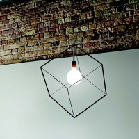 CUBE Závěsné svítidlo, těleso kov, povrch černá mat/zlatá mat, pro žárovku 1x40W, E27, 230V, IP20, rozměry 350x350mm, vč závěs kabelu h=1500mm, lze zkrátit.