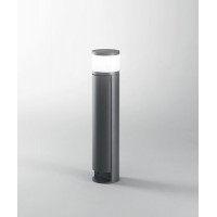 MONOCLE Sloupkové svítidlo, těleso hliník, povrch černá grafitová, difuzor plast opál, pro žárovku 1x10W, G9, 230V, IP44, rozměry d=105mm, h=480mm, 2 skryté zásuvky 230V, 1500W.