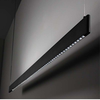 STEEL SLIM Závěsné svítidlo, buňkové, těleso hliník, povrch bílá/černá, LED 35W, 2900lm, teplá 3000K, vyzař. úhel 70°, 230V, IP20, tř.1, UGR<16, rozměry 1200x95x9mm, vč lankového závěsu l=1600mm lze zkrátit.