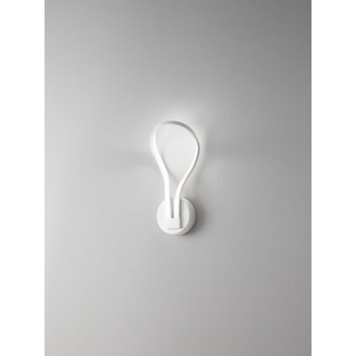 BLOSSOM Nástěnné svítidlo, těleso kov, povrch bílá mat, difuzor plast opál, LED 13W, 1040lm, teplá 3000K, 230V, IP20, rozměry 170x390mm.