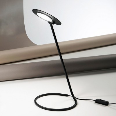 KOBRA Stolní lampa, nastavitený směr svícení, těleso kov, povrch černá mat, difuzor plast opál, LED 5W, 425lm, teplá 3000K, 230V, IP20, rozměry d=200mm, h=400mm.