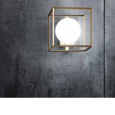 CUBE Nástěnné svítidlo, těleso kov, povrch zlatá, difuzor sklo opál, pro žárovku 1x28W, G9, 230V, IP20, rozměry 150x150x165mm.