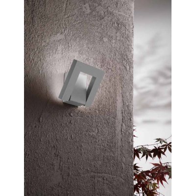 LEVA Nástěnné venkovní svítidlo, nepřímé svícení, nast. směr svícení, hliník, světle šedá, dif plast opál, LED 12W, 960lm, CCT přepín teplota teplá 3000K-neutrální, Ra80, 230V, IP54, tř.1, 180x180x51mm.