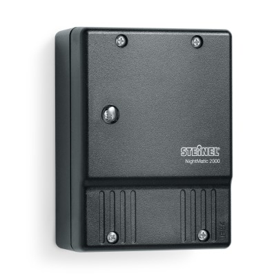 NIGHTMATIC 2000 Kvalitní venkovní soumrakové čidlo nástěnné, těleso plast černá, nastavení soumraku 0,5-10lx, 230V, zatížení 1000W max 4zářivky, IP54, tř.2. rozměry 99x74x37mm