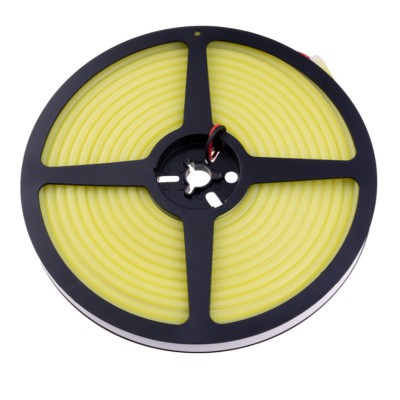 12NEON LED neon, těleso plast, 110LED/m, 10W/m, svítící citrónově žlutě, Ra80, dělení po 9mm, vyzař úhel 240°, IP67, 12V, rozměry w=6mm, l=5000mm, cena za 1m.
