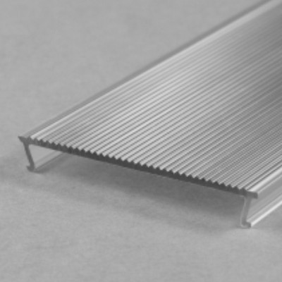 DCC10 50x6,6mm Difuzor k profilu pro LED pásky nacvakávací, materiál polykarbonát PC, povrch transparentní, vyzař. úhel 60°, propustnost 90%, rozměry 50x6,6mm, l=3000mm